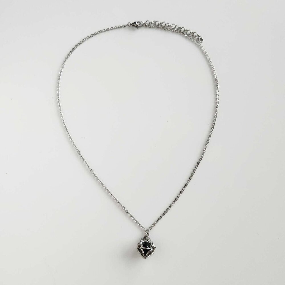 Black and silver goth necklace with a small silver chain - Picture 6 of 12